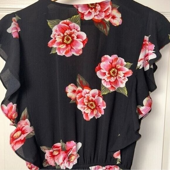 Umgee Black Floral Surplice Ruffle Short Sleeve Casual Shorts Romper Size Medium - Picture 4 of 10